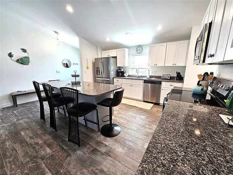 7436 Michael St — Photo 5
