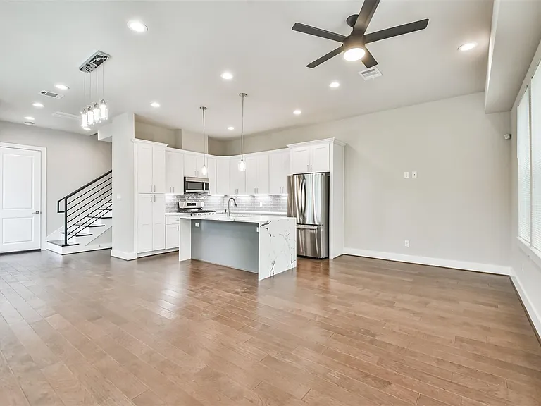 810 Mansfield St — Photo 14