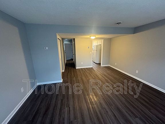 4th image of 206 W Cross St