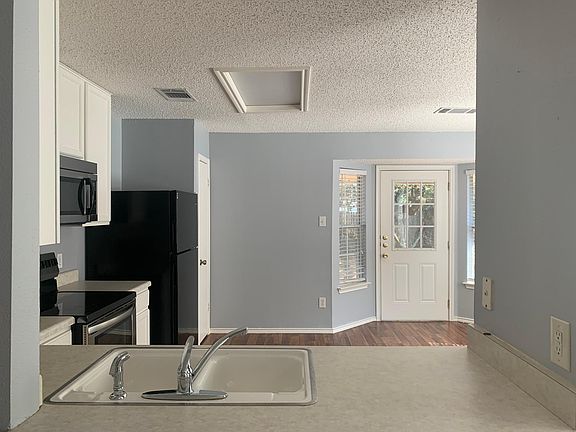 5th image of 408 Woodford Dr