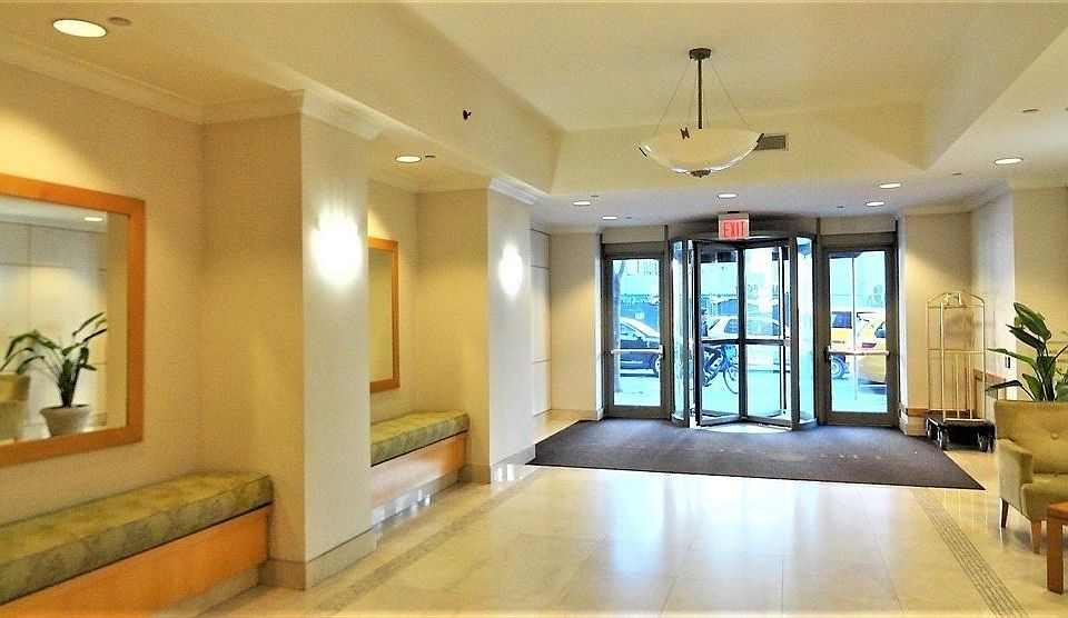 2nd image of 250 E 30th St APT 4G