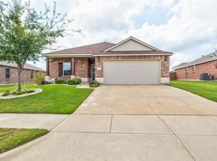 1253 Boxwood Ln, Burleson, TX 76028
