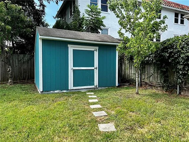 2126 Dublin St — Photo 36