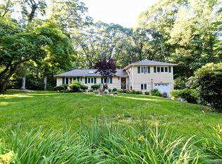 5 Midwood Rd, Norwalk, CT 06851