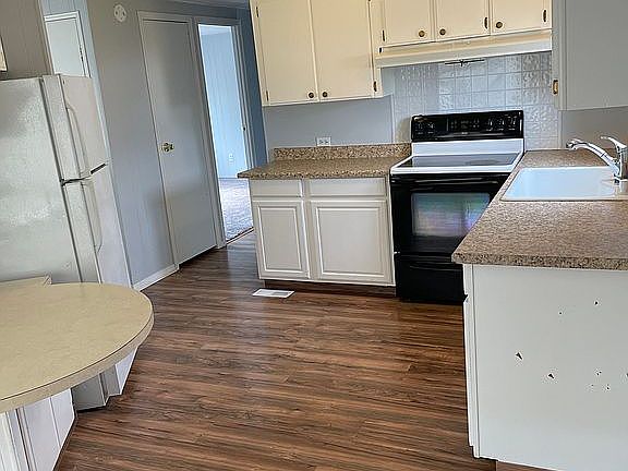 2nd image of 6315 Morrison St