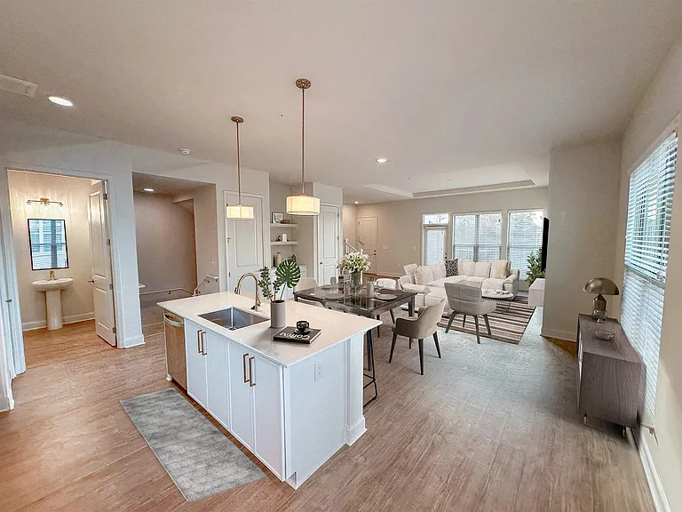 The Heights at Ridgewalk Townhomes & Apartments — Photo 17