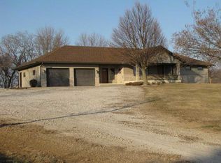 1175 77th St, Belle Plaine, IA 52208