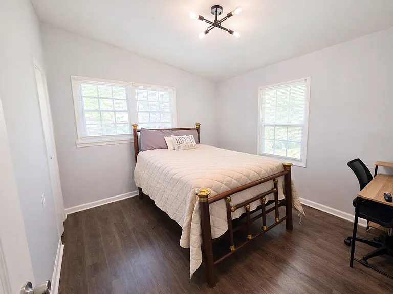 4214 Canby Ln — Photo 10