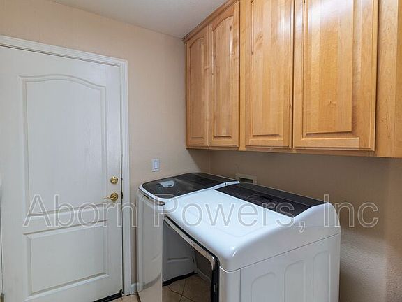 3rd image of 6502 Kingbird Ct