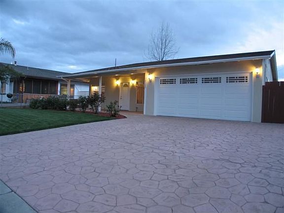 2nd image of 10325 Beeman Dr