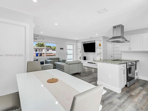 2nd image of 330 N 70th Ave
