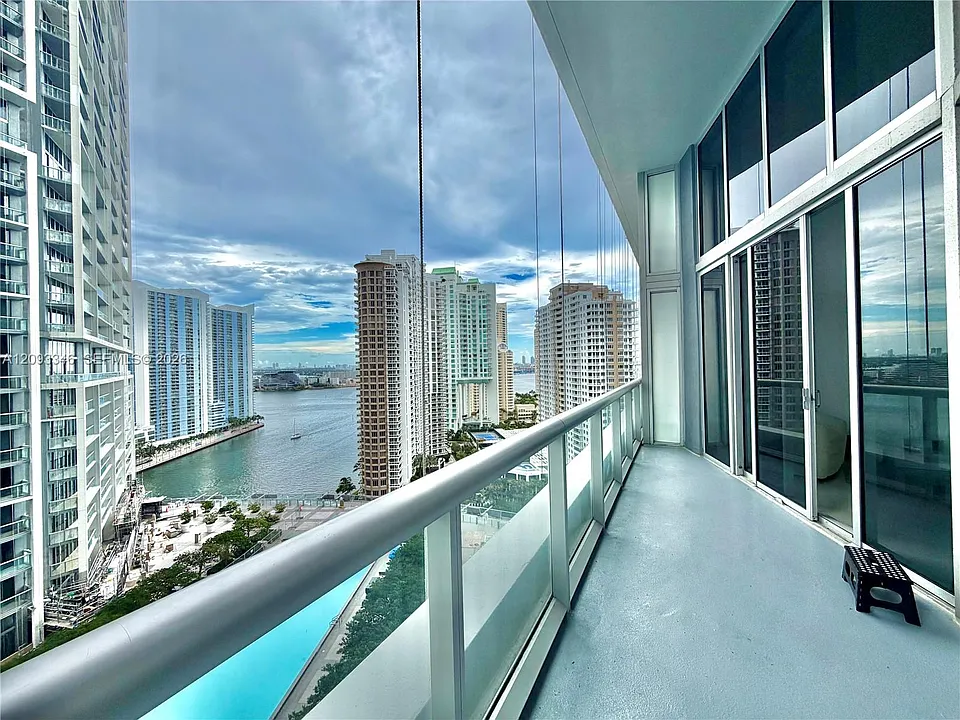 495 Brickell Ave #2206