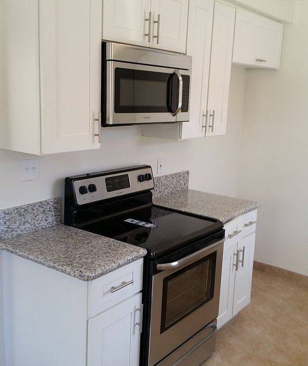 1st image of 17450 Van Ness Ave APT 10