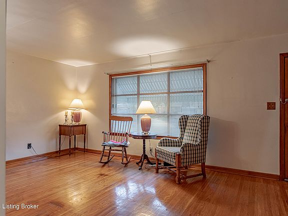 3rd image of 10205 Moonlight Way