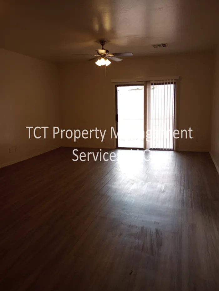 3 bed, 2.0 bath, 1318 sqft, $1,700 — Photo 4