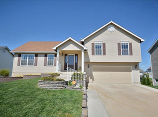 805 Wenstone Park Dr, Wentzville, MO 63385