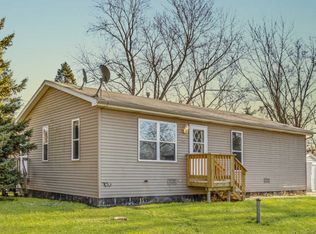 26165 W Rollins Rd, Ingleside, IL 60041