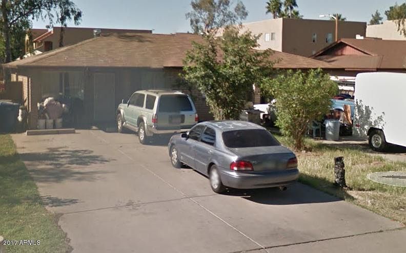 1st image of 449 E 6th Dr