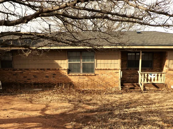 807 S Houston St, Shamrock, TX 79079