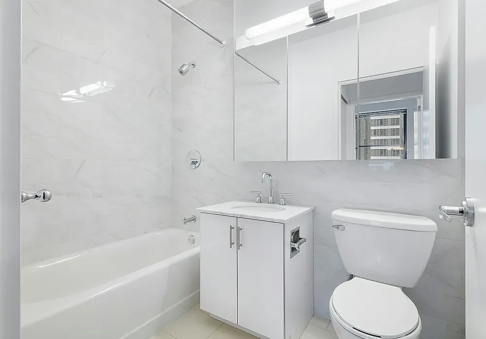 75 West Street — Photo 3