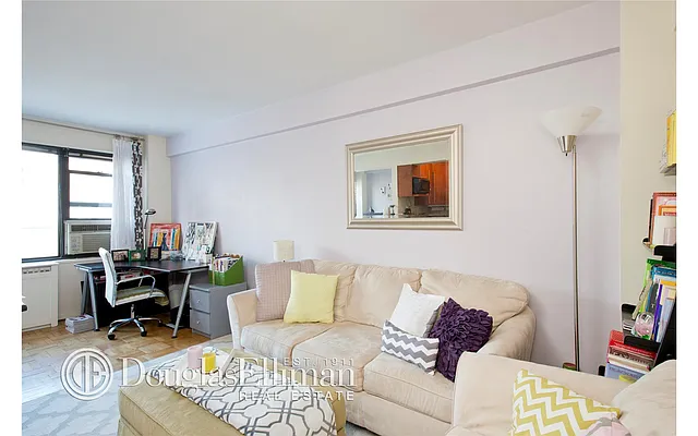 Sold by Douglas Elliman | media 27