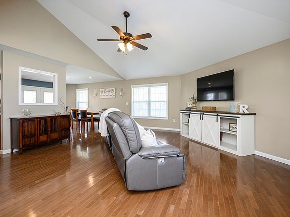 5th image of 309 Wilshire Way