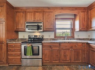 712 Fredericks Hall Rd, Bumpass, VA 23024