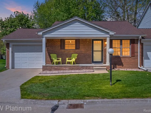38215 Maple Forest Blvd E, Harrison Township, MI 48045