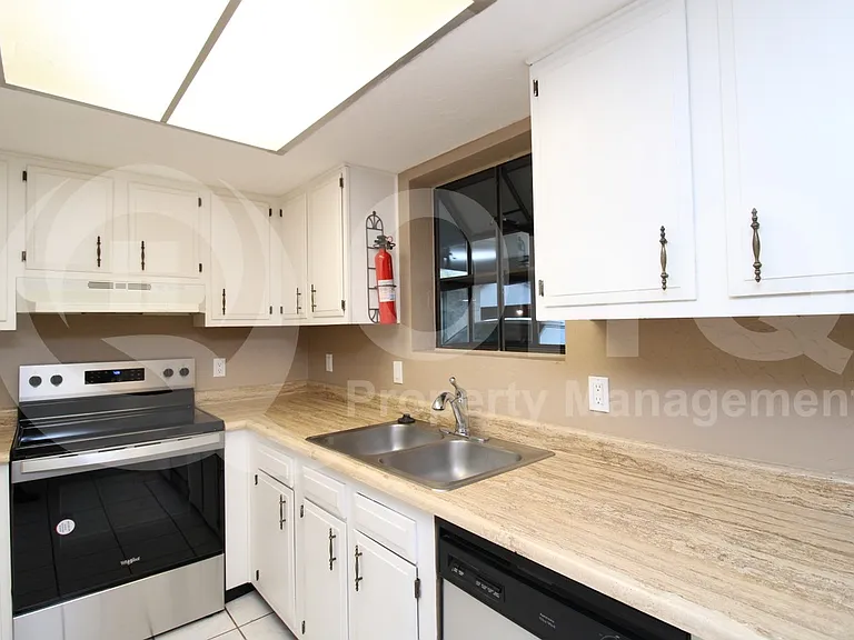 1500 N Sunview Pkwy #9 — Photo 3