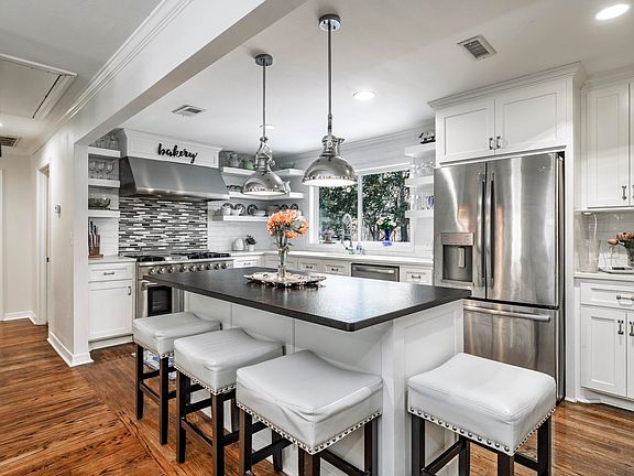 3rd image of 1030 N 15th St