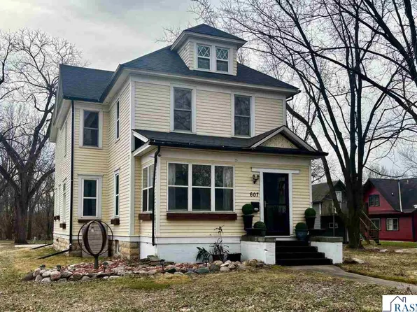 607 N Minnesota Ave, Saint Peter, MN 56082