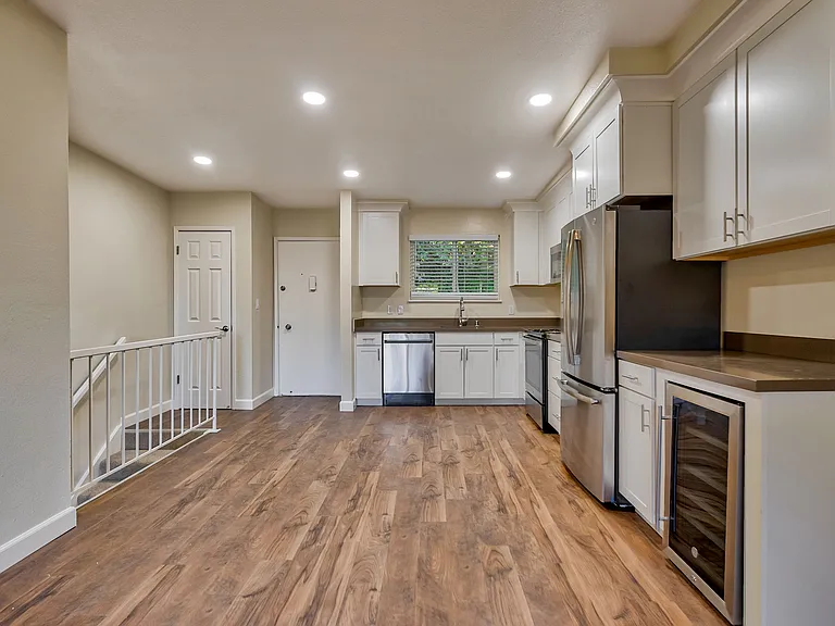 Madera Valley Apartments — Photo 32