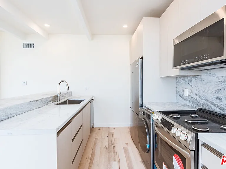 7273 Birdview Ave — Photo 4