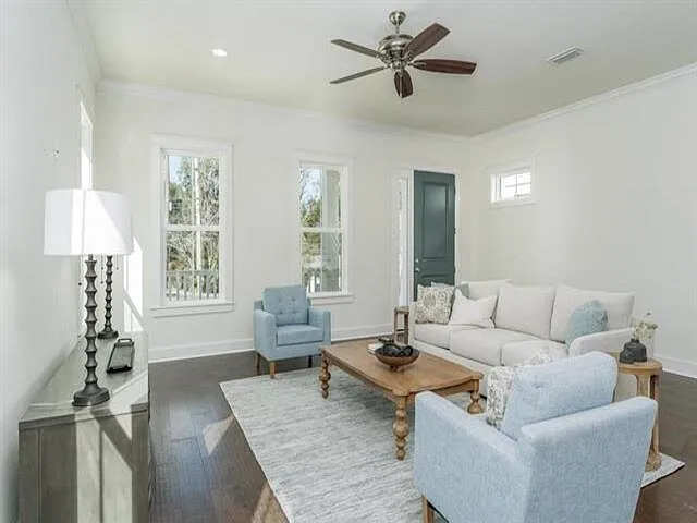 419 Glenview Dr — Photo 3