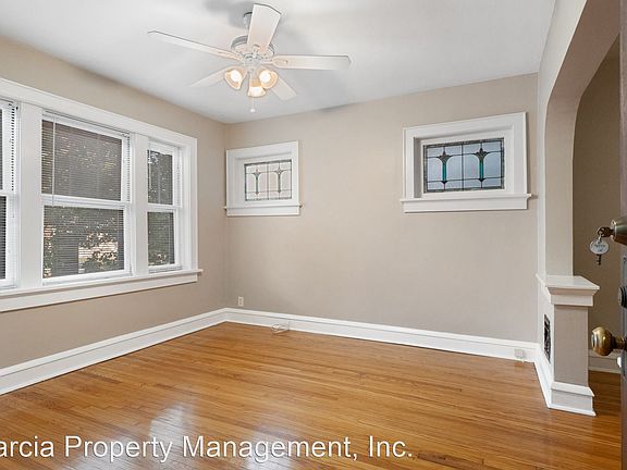 3rd image of 4950 Winona Ave #1E