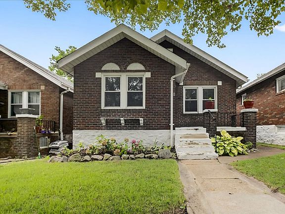 5th image of 3910 Burgen Ave