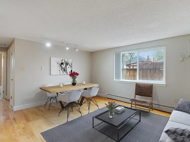 Lincoln Park Apartments — Photo 11