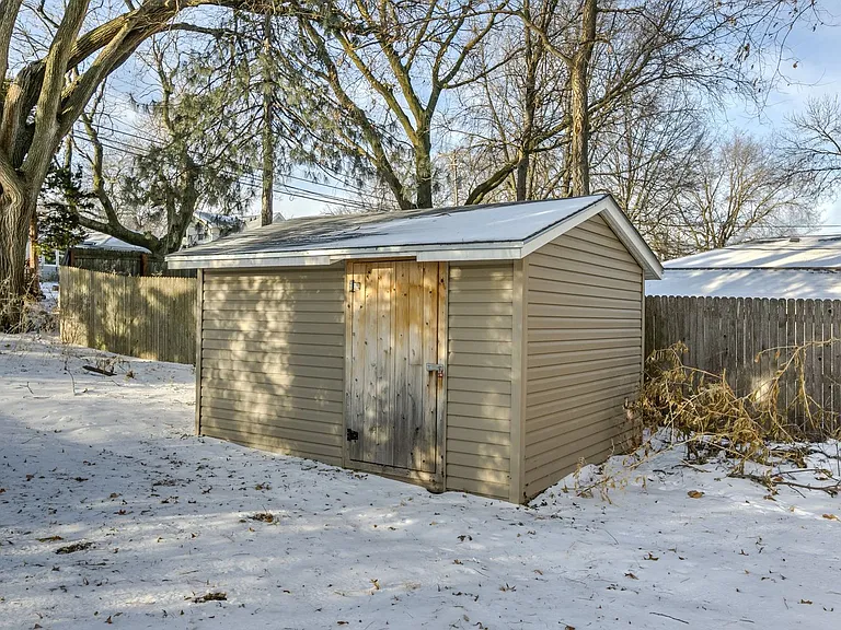 4859 Calvert St — Photo 22