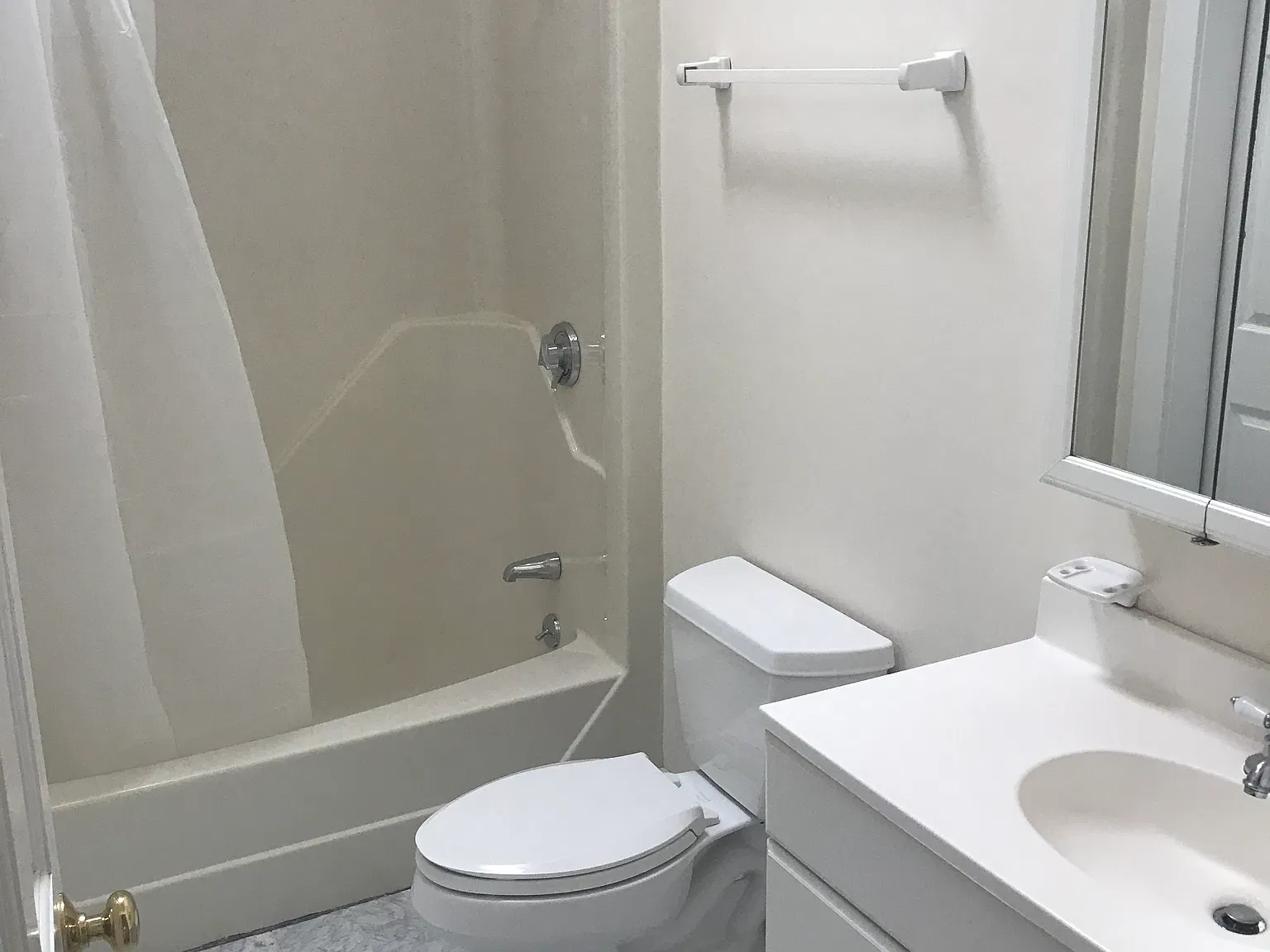 2 bed, 1200 sqft, $2,900 — Photo 3