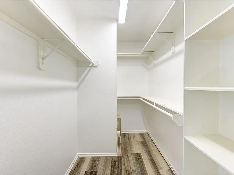 7930 Northfork Hollow Ln — Photo 28