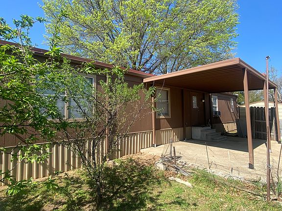 2nd image of 1912 Lake Crest Ln