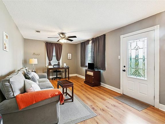 3rd image of 301 Rural St