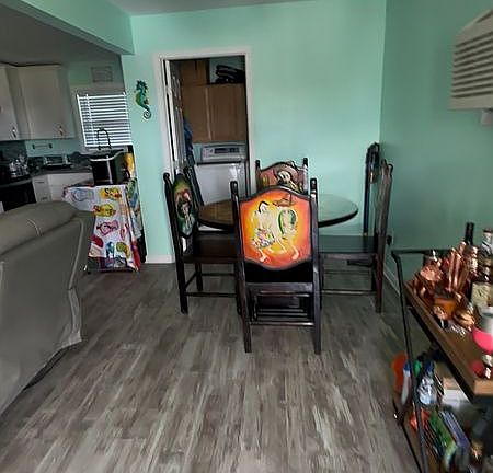 Entry & Dining Area