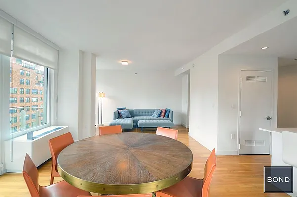 Rented by Bond New York | media 25