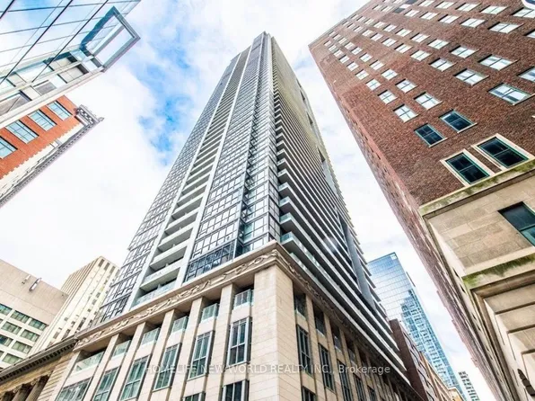 70 Temperance St #1012, Toronto, ON M5H 0B1