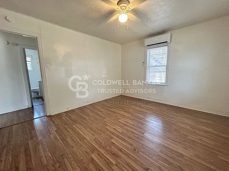 114 Avenue V — Photo 4