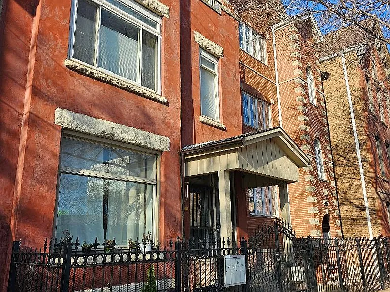 1712 N Ashland Ave #2F — Photo 1