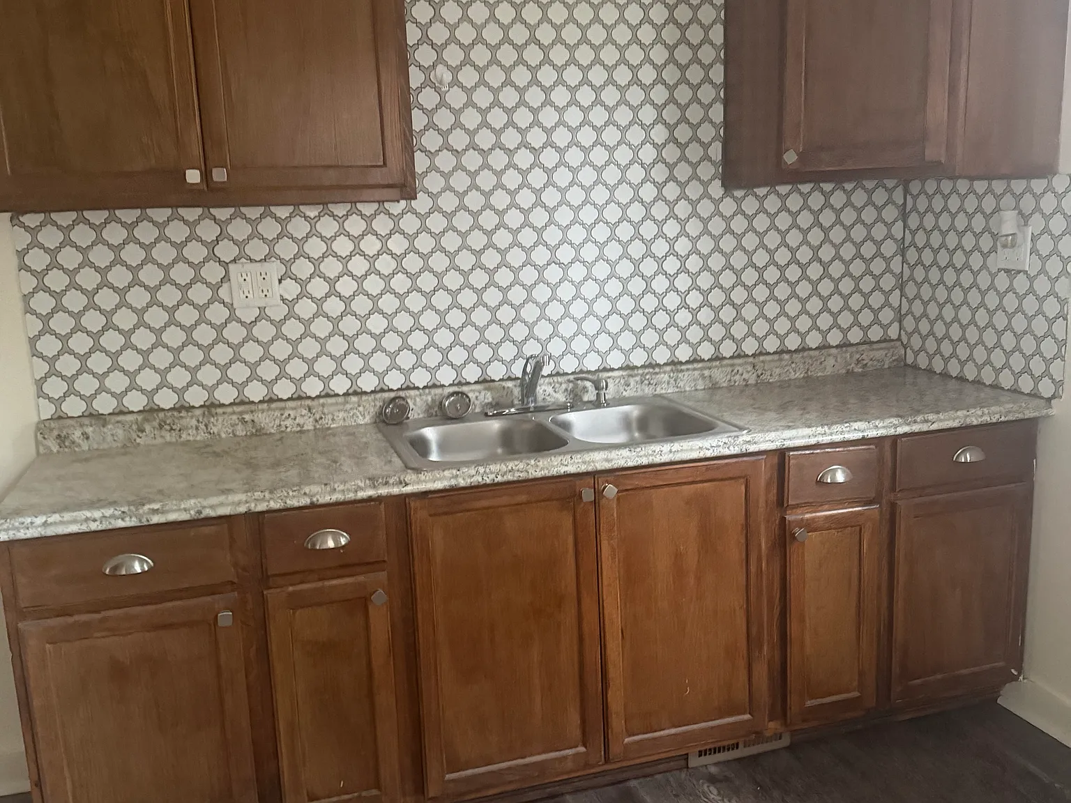 3 bed, 1800 sqft, $1,300 — Photo 4