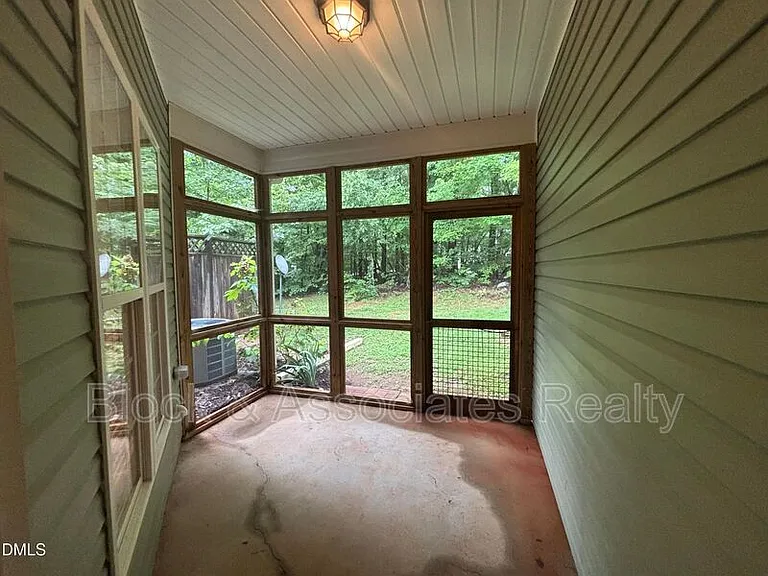 27 Great View Ct — Photo 8