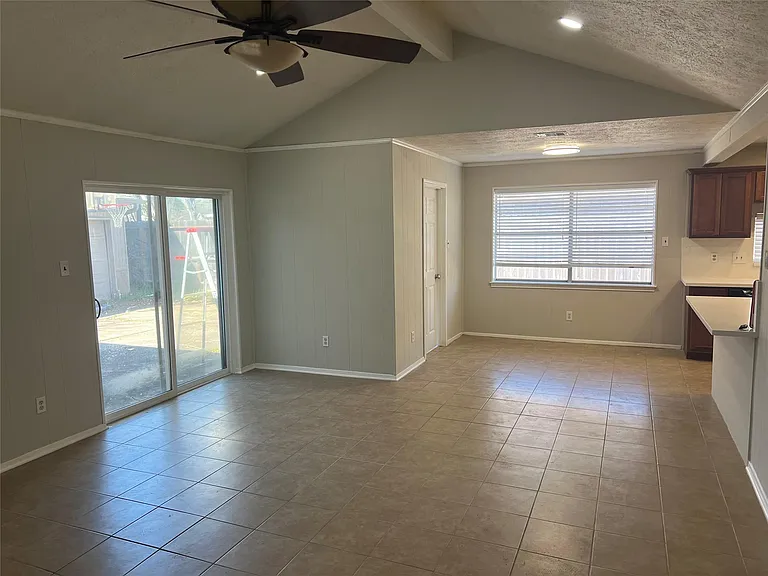 1507 Alderbrook Dr — Photo 3